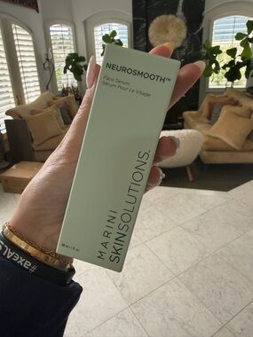 Marini SkinSolutions Neurosmooth Face Serum - Mint Green